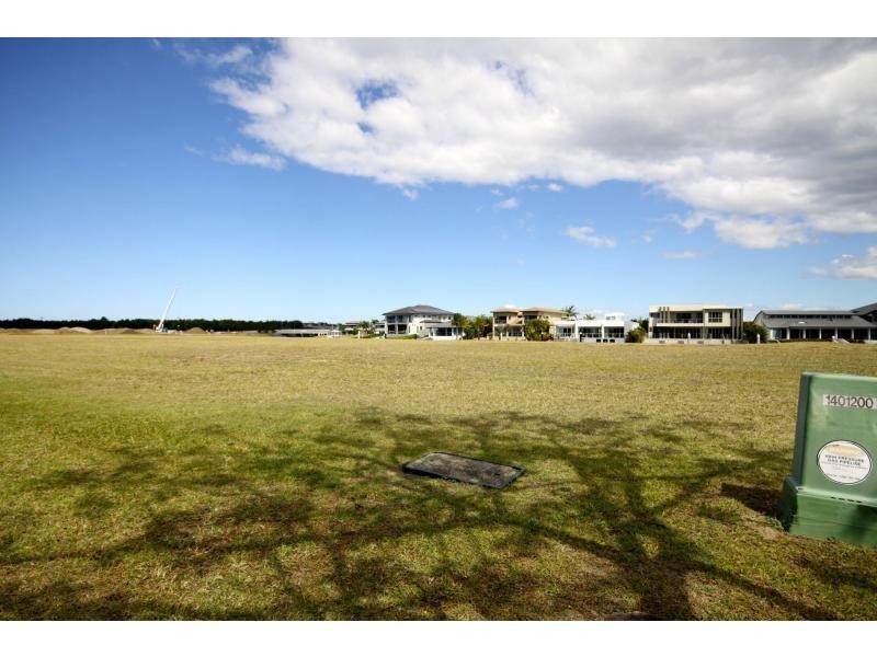 2631 Virginia Drive, Hope Island QLD 4212