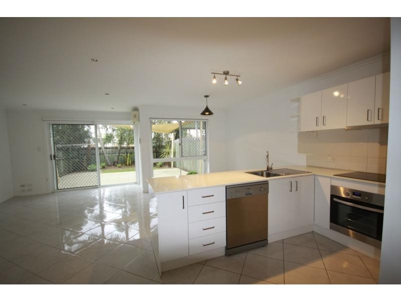 17/447 Pine Ridge Road, Runaway Bay QLD 4216