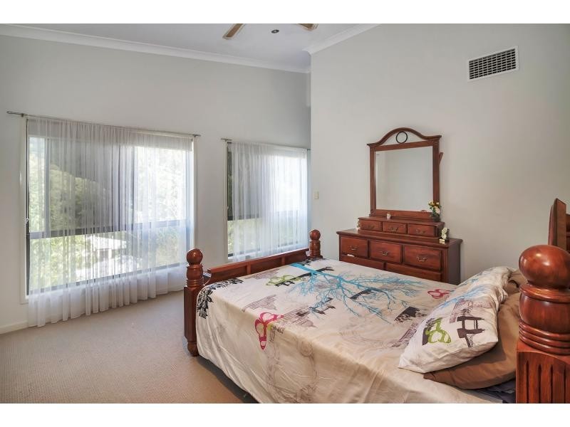 8 Maloney Crescent, Maudsland QLD 4210
