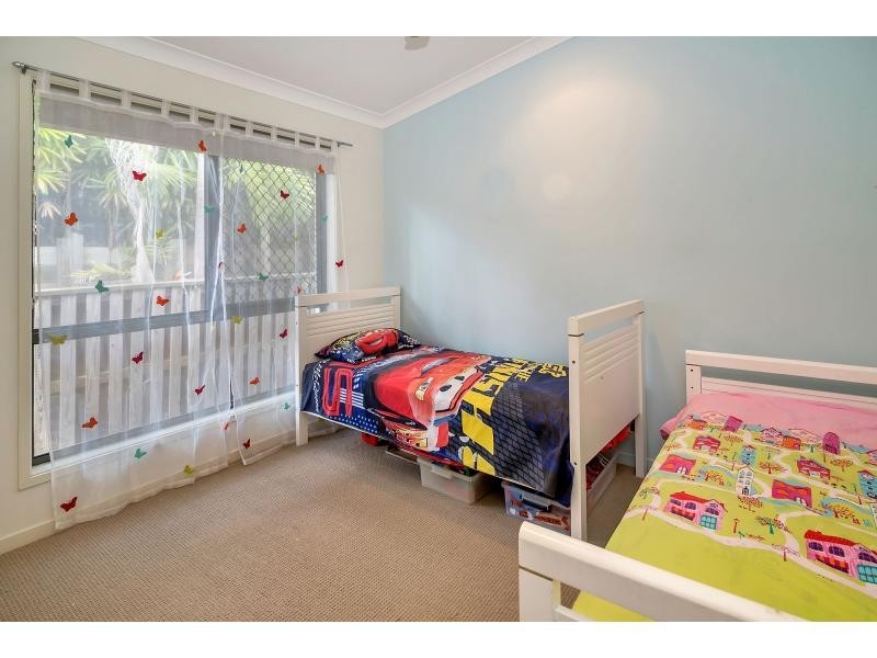 8 Maloney Crescent, Maudsland QLD 4210