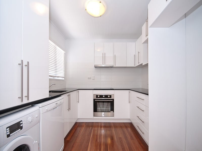 19 Broadwater Street, Runaway Bay QLD 4216