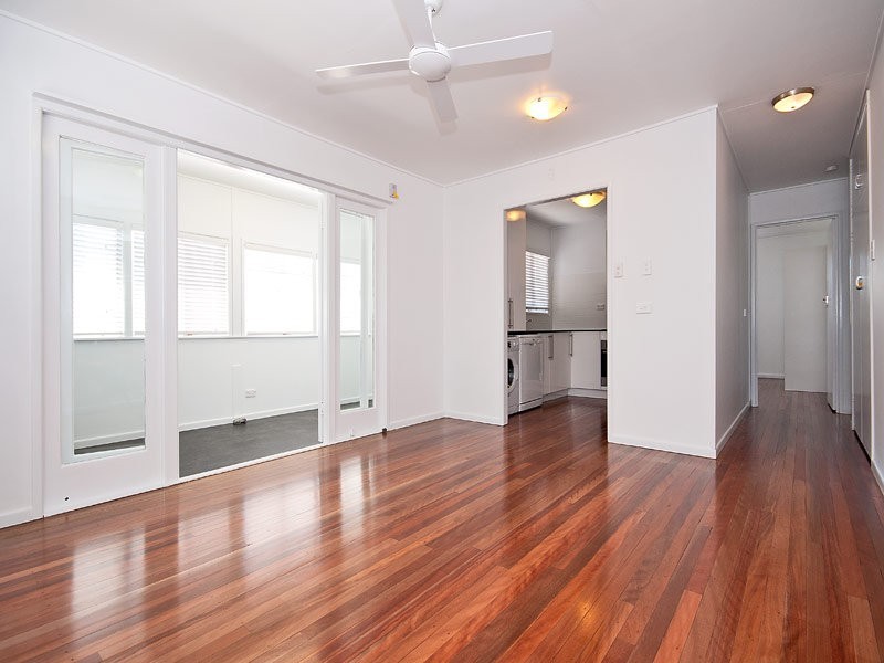 19 Broadwater Street, Runaway Bay QLD 4216