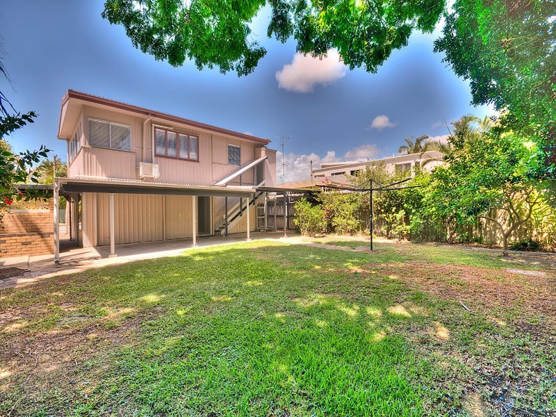 19 Broadwater Street, Runaway Bay QLD 4216
