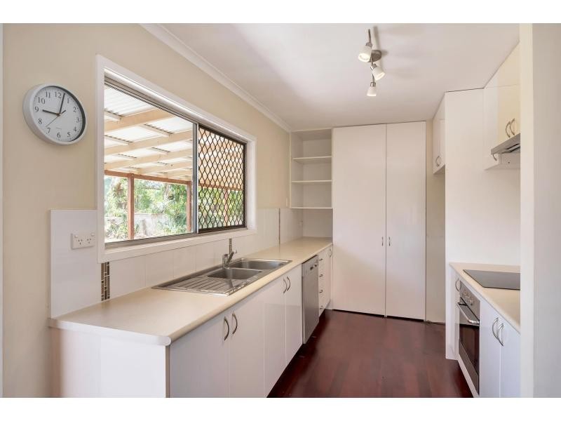 31 Jacaranda Avenue, Hollywell QLD 4216