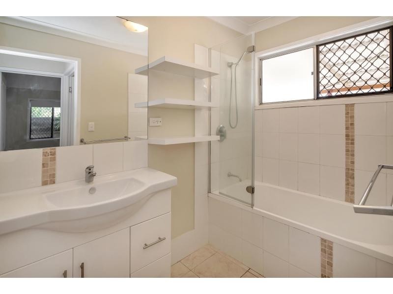 31 Jacaranda Avenue, Hollywell QLD 4216