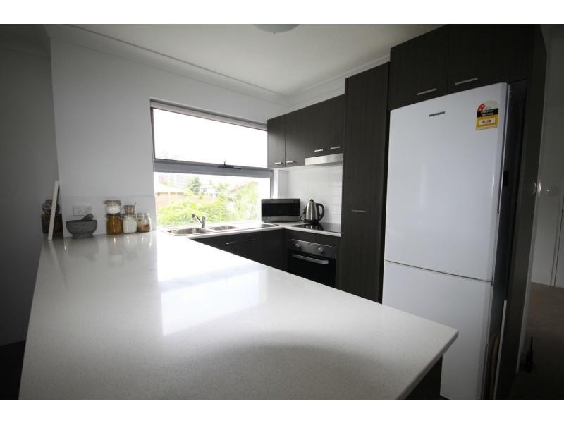 8/24 Proud Street, Labrador QLD 4215