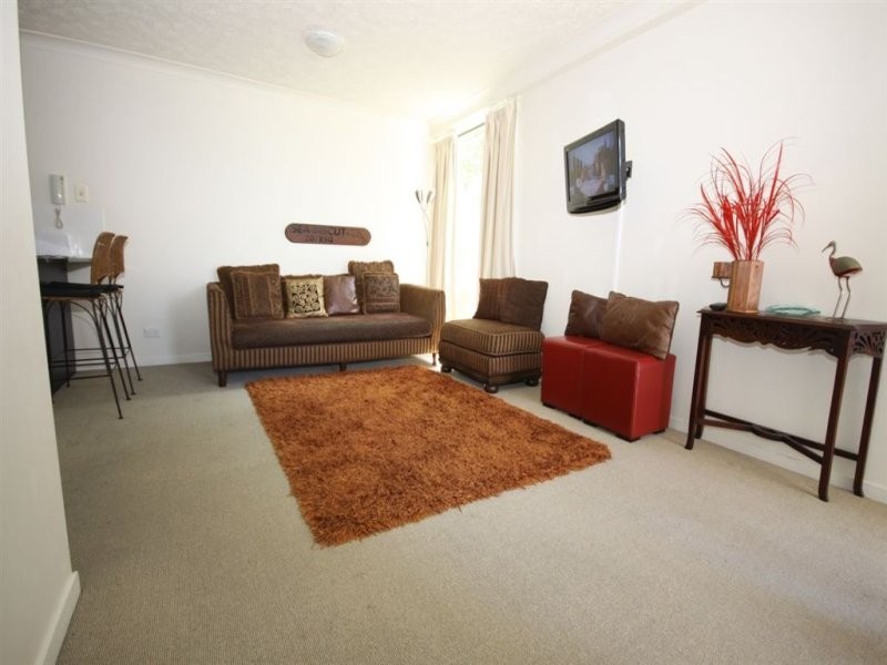 8/130 Marine Parade, Southport QLD 4215