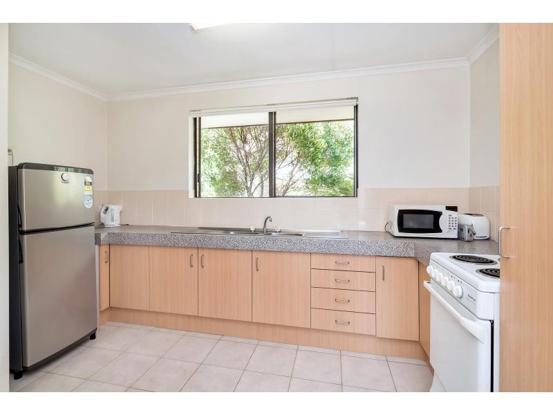 5/25 Bath Street, Labrador QLD 4215