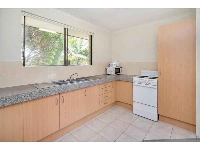 5/25 Bath Street, Labrador QLD 4215