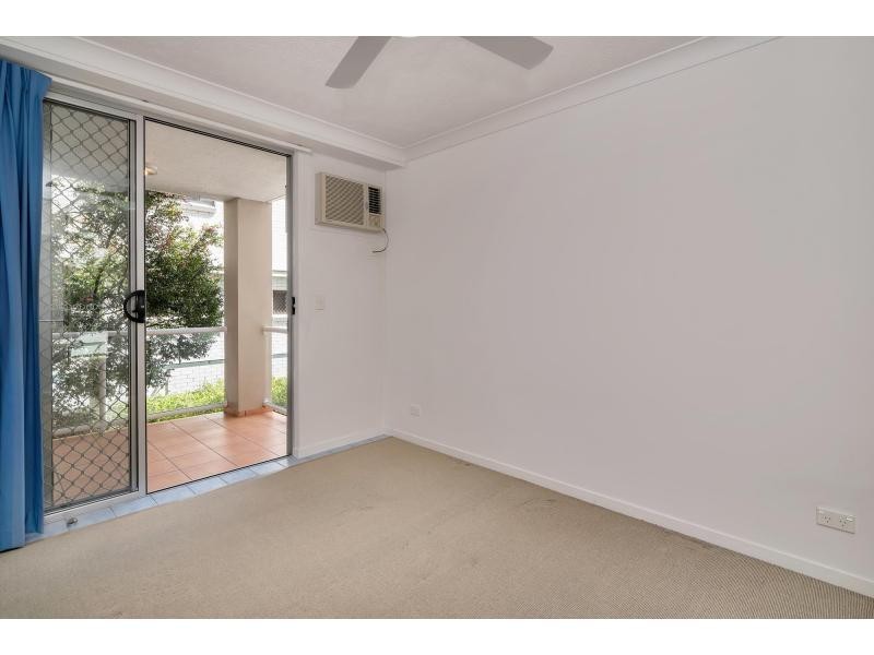 8/130 Marine Parade, Southport QLD 4215