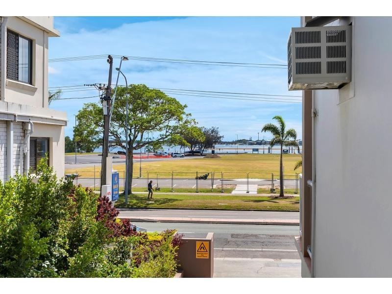 8/130 Marine Parade, Southport QLD 4215