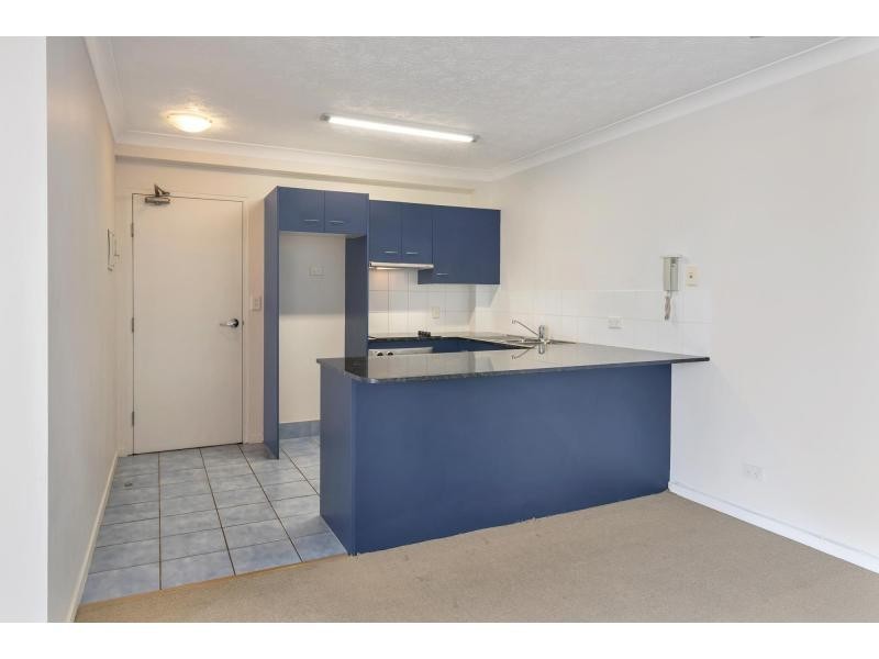 8/130 Marine Parade, Southport QLD 4215