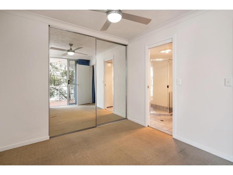 8/130 Marine Parade, Southport QLD 4215