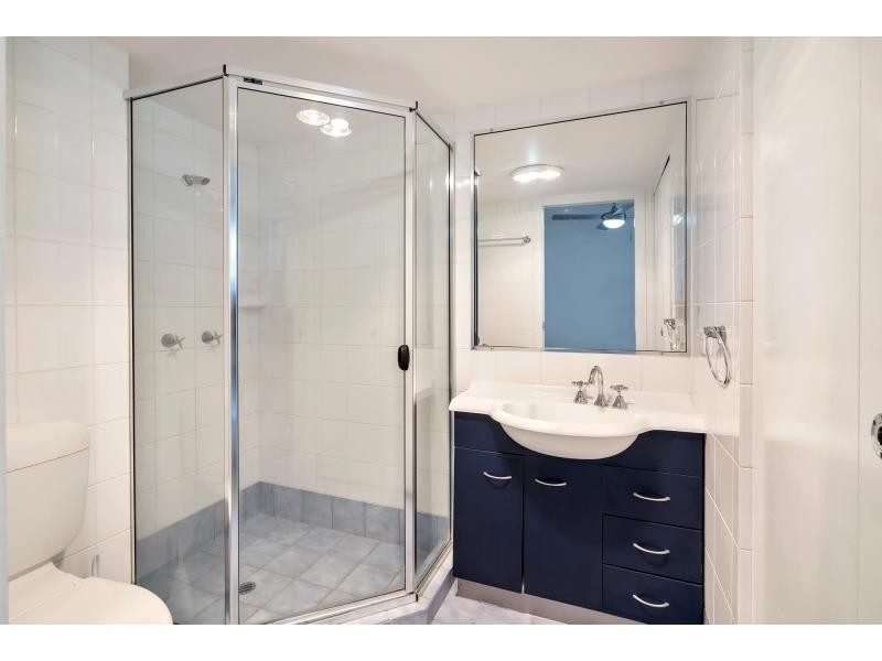 8/130 Marine Parade, Southport QLD 4215