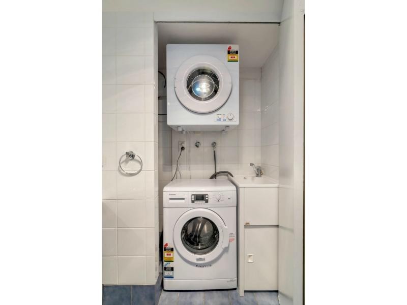 8/130 Marine Parade, Southport QLD 4215