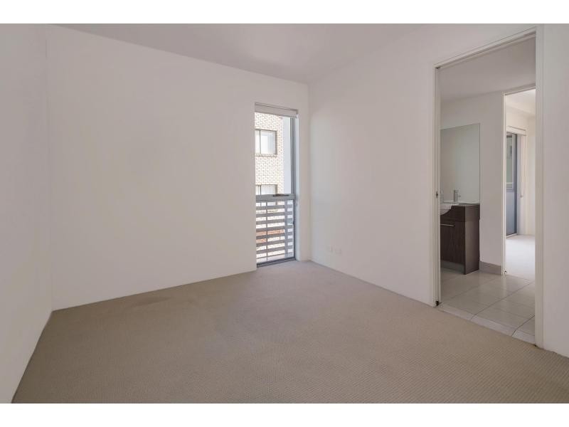 3/10 Imperial Patio Homes Street, Labrador QLD 4215