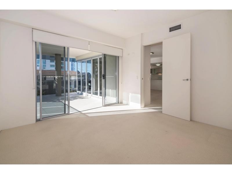 3/10 Imperial Patio Homes Street, Labrador QLD 4215