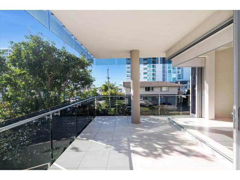 3/10 Imperial Patio Homes Street, Labrador QLD 4215