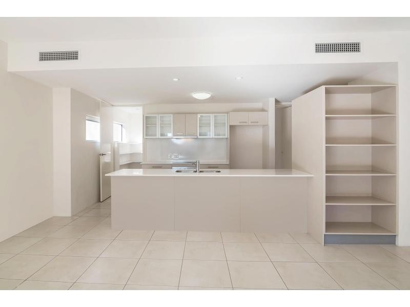 3/10 Imperial Patio Homes Street, Labrador QLD 4215