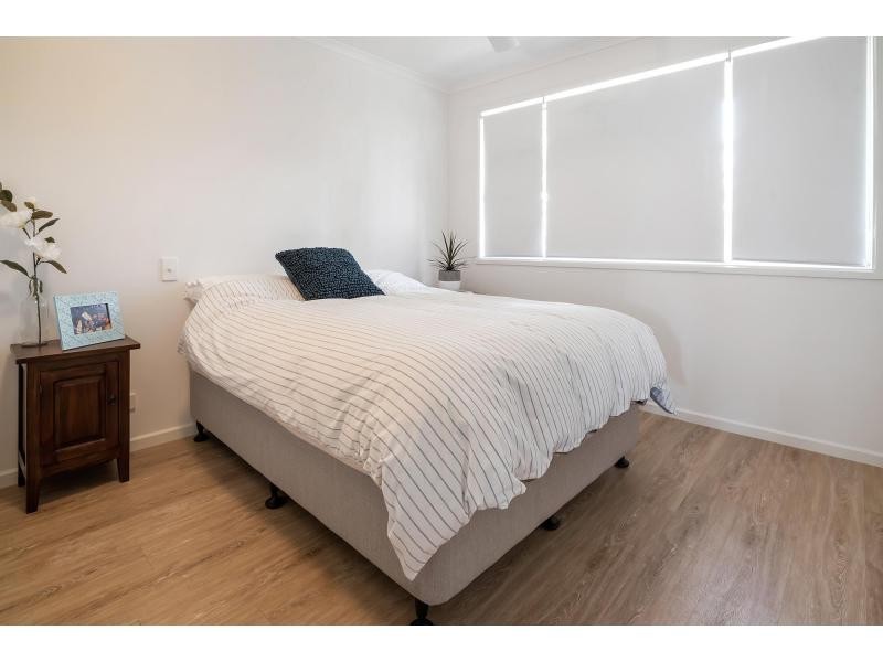 16 Plover Avenue, Paradise Point QLD 4216