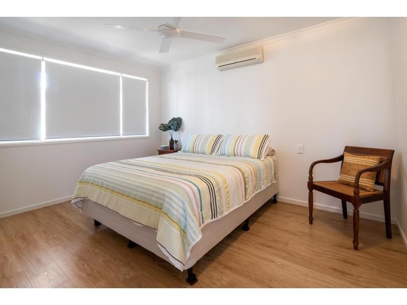 16 Plover Avenue, Paradise Point QLD 4216