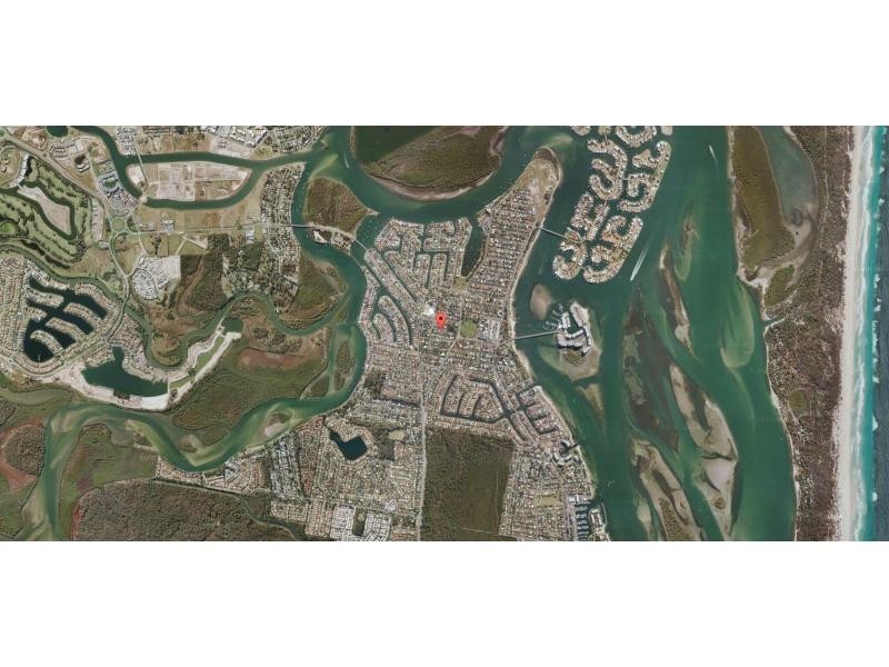 16 Plover Avenue, Paradise Point QLD 4216