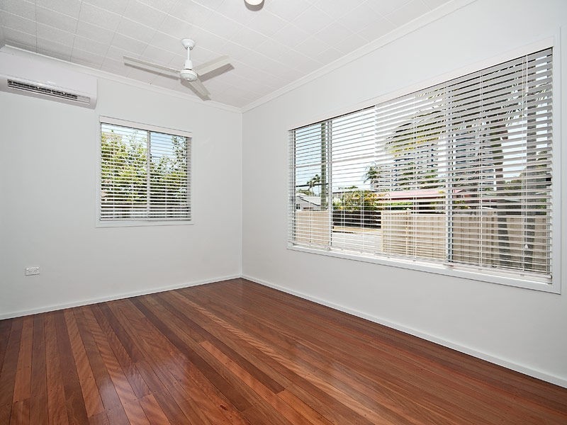 94 Stradbroke Street, Runaway Bay QLD 4216