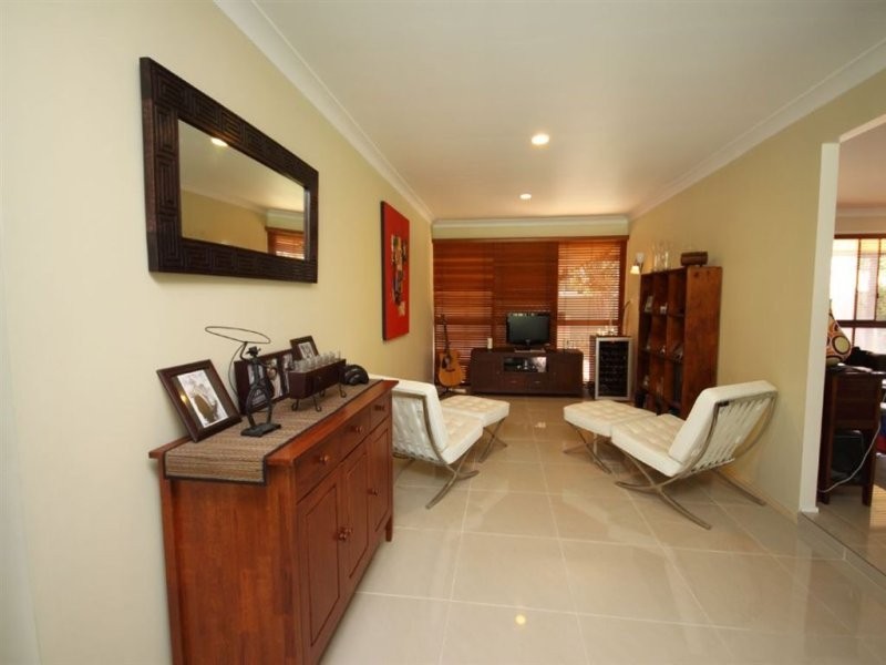 2 Kikori Crescent, Runaway Bay QLD 4216