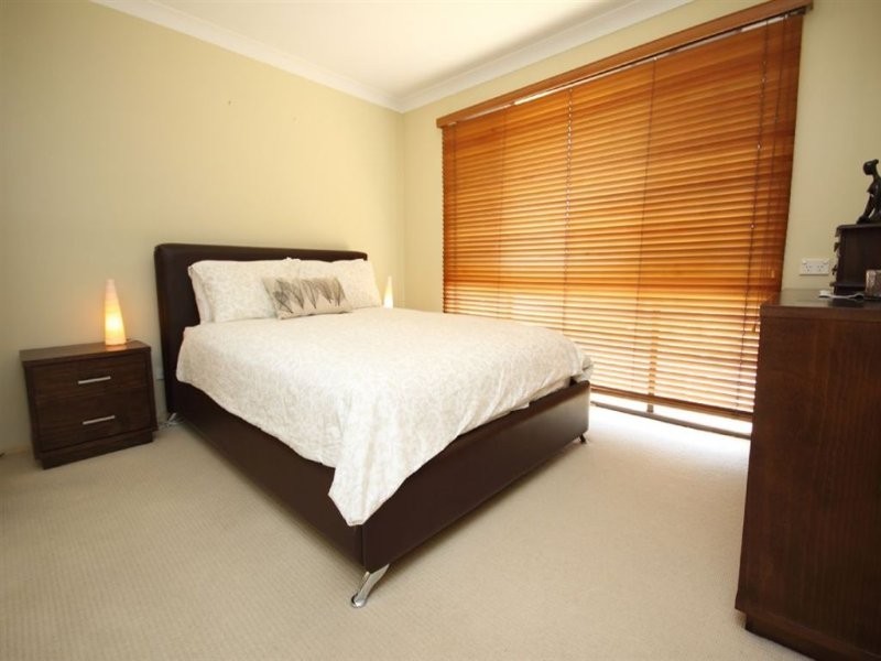 2 Kikori Crescent, Runaway Bay QLD 4216