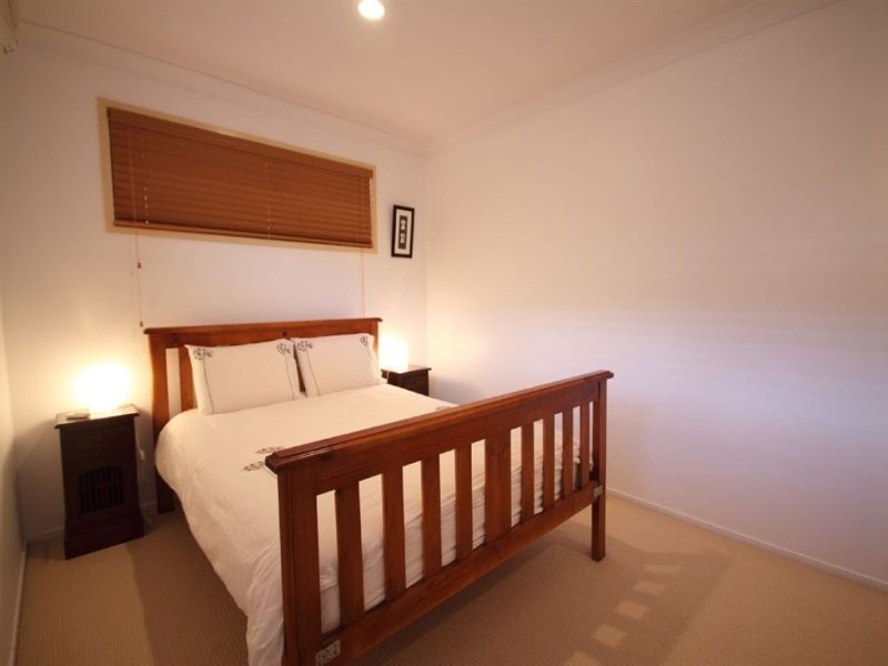 2 Kikori Crescent, Runaway Bay QLD 4216