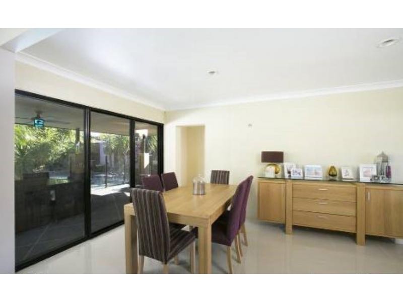 2 Kikori Crescent, Runaway Bay QLD 4216