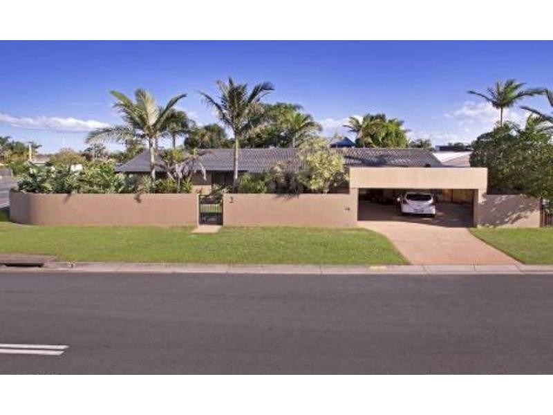 2 Kikori Crescent, Runaway Bay QLD 4216