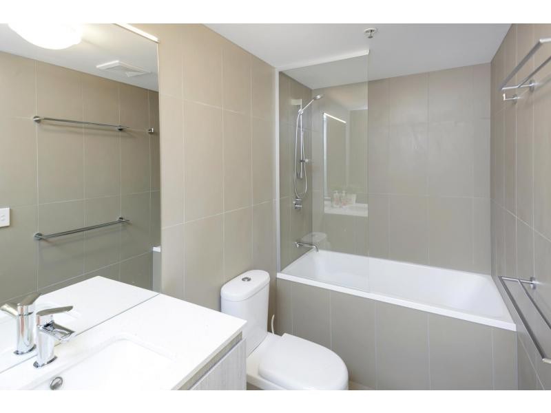 807/378 Marine Parade, Labrador QLD 4215