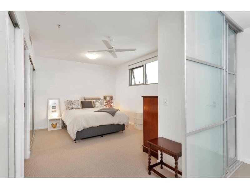 807/378 Marine Parade, Labrador QLD 4215