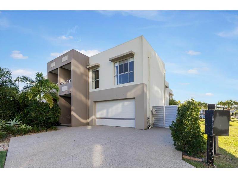 1/21 Compass Drive, Biggera Waters QLD 4216