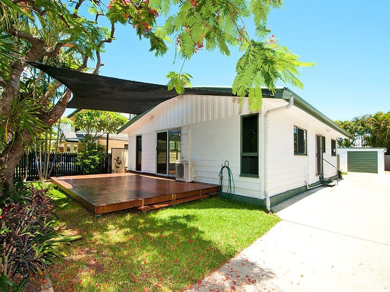22 Broadwater Street, Runaway Bay QLD 4216
