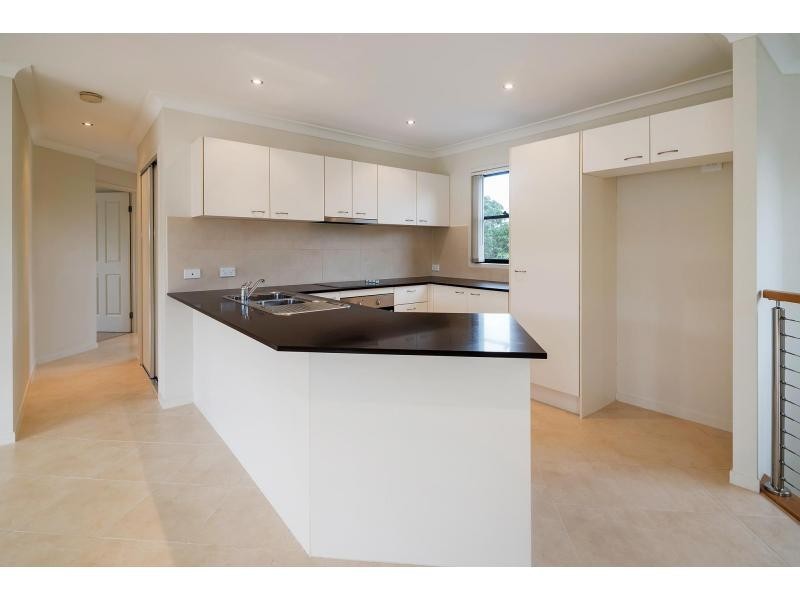 2/46 Harris Street, Labrador QLD 4215