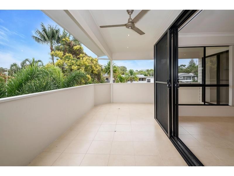 2/46 Harris Street, Labrador QLD 4215