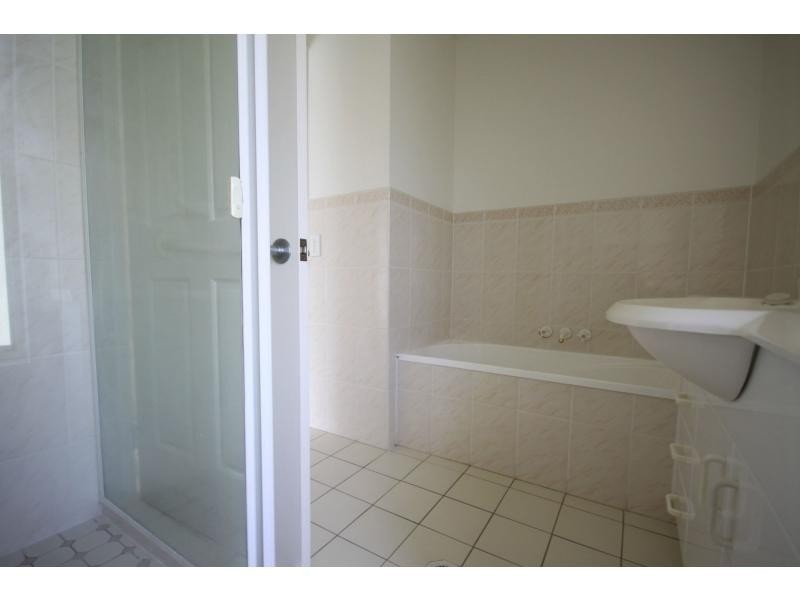 11/402 Pine Ridge Road, Coombabah QLD 4216