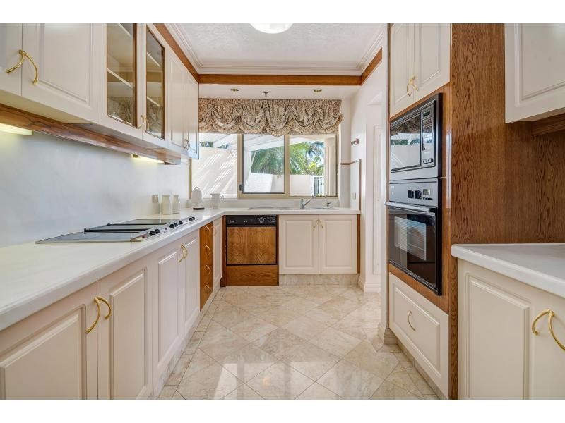 1/19 Oatland Esplanade, Runaway Bay QLD 4216