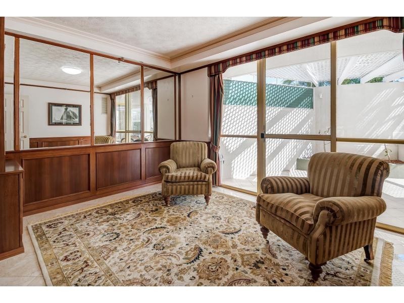 1/19 Oatland Esplanade, Runaway Bay QLD 4216