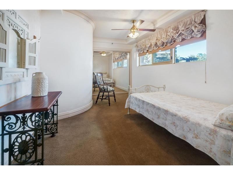 1/19 Oatland Esplanade, Runaway Bay QLD 4216