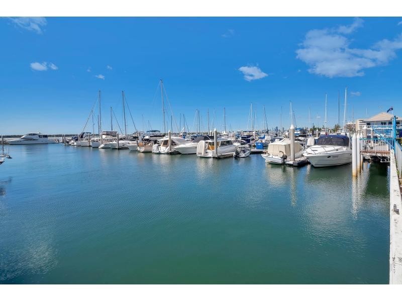 1/19 Oatland Esplanade, Runaway Bay QLD 4216