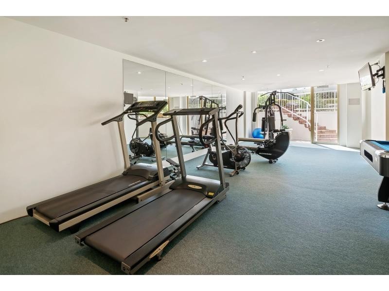 1/19 Oatland Esplanade, Runaway Bay QLD 4216