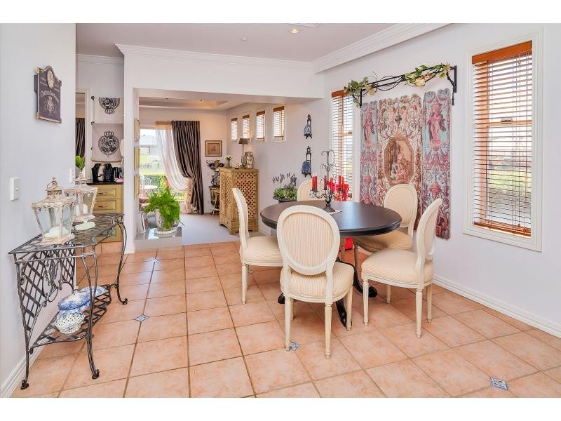 Villa 13/14 Pendraat Parade, Hope Island QLD 4212