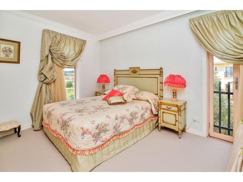 Villa 13/14 Pendraat Parade, Hope Island QLD 4212