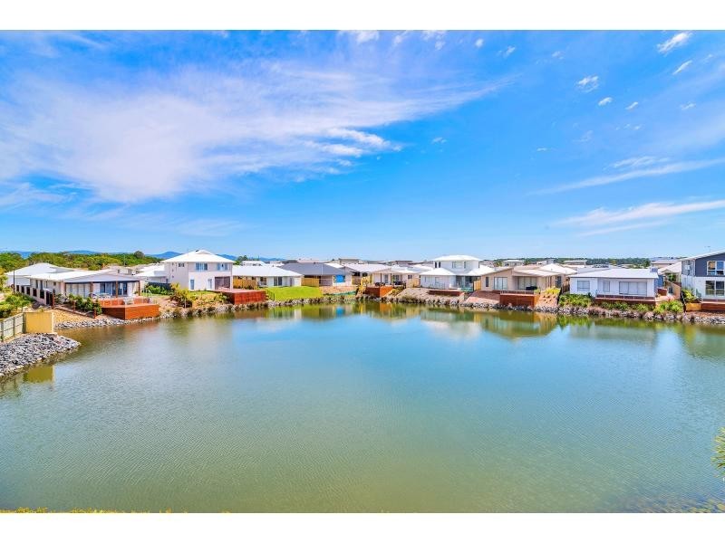 Villa 13/14 Pendraat Parade, Hope Island QLD 4212