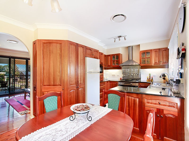 15 Gordon Avenue, Summerland Point NSW 2259