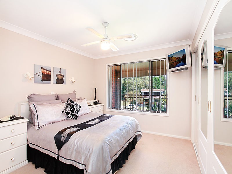15 Gordon Avenue, Summerland Point NSW 2259