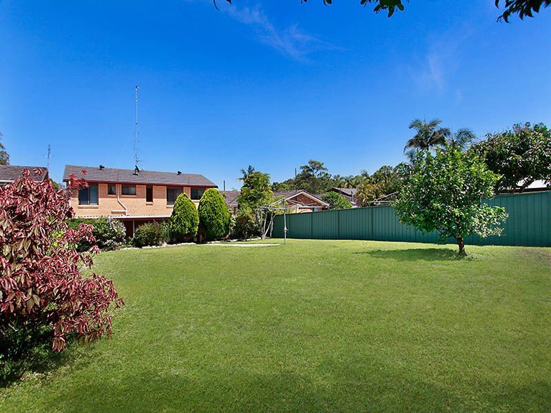 15 Gordon Avenue, Summerland Point NSW 2259